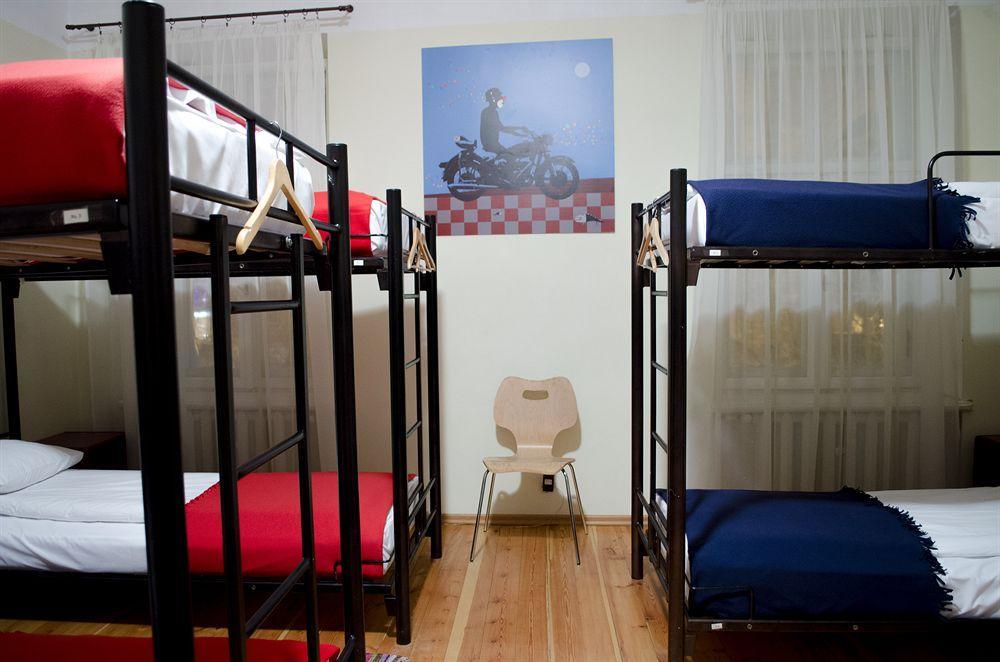 Red Nose Hostel With Self-Check In Рига Екстер'єр фото